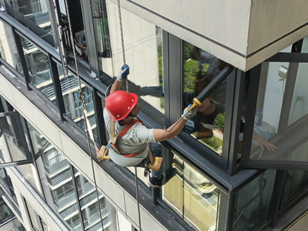 玻璃幕墙维修