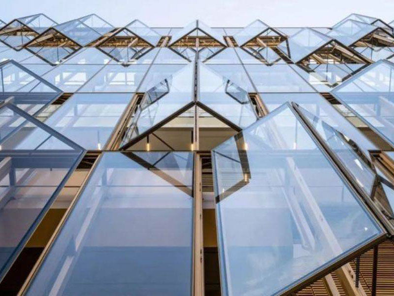 夹层玻璃中PVB和SGP有什么区别?