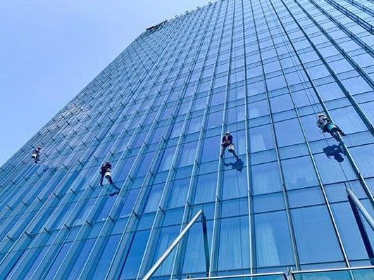 哪些原因会造成玻璃幕墙的玻璃自爆